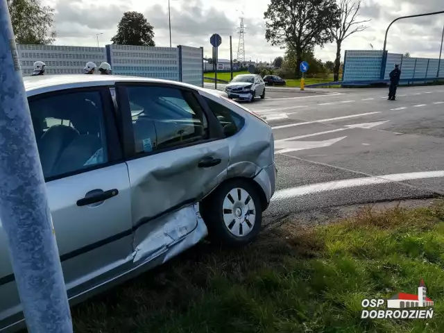 Kolizja na obwodnicy Dobrodzienia.