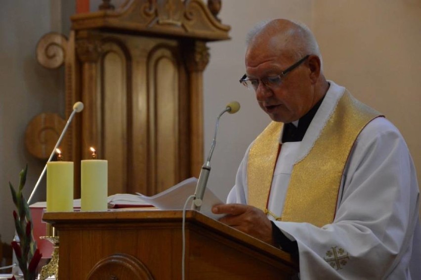 Ks. Ireneusz Sikora odchodzi z funkcji proboszcza parafii...