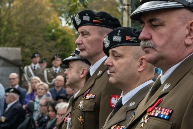 Żołnierze Czarnej Dywizji wraz z generałem dywizji Piotrem Trytkiem na uroczystościach w holenderskiej Bredzie