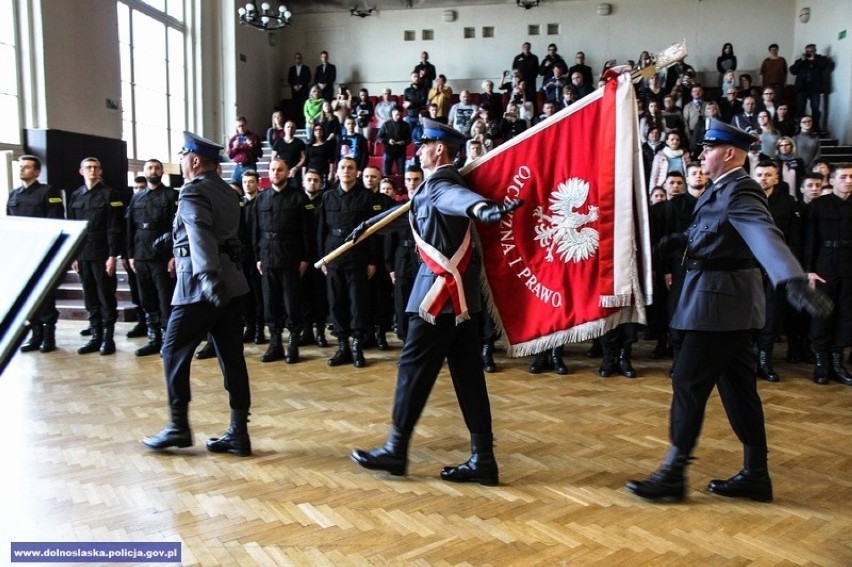 Oto nowi policjanci i policjantki z Dolnego Śląska. Zobaczcie zdjęcia