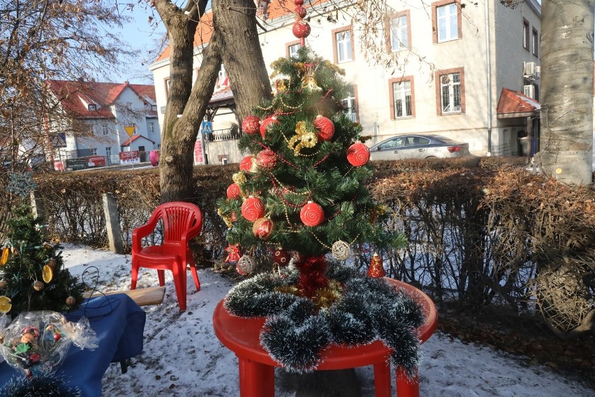 Na skwerze przed Urzędem Gminy trwa Kunicki Jarmark Bożonarodzeniowy, zobaczcie zdjęcia
