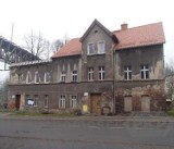 Kolej sprzedaje mieszkania w Wałbrzychu i okolicy. Za grosze, ale do remontu. Zobaczcie okazje! [ZDJĘCIA, ADRESY]