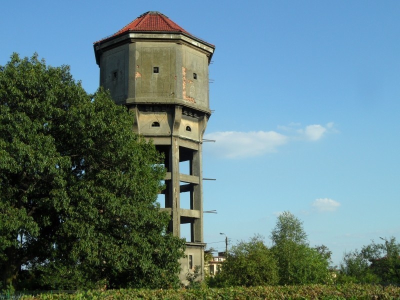 Wieża wodna w Łaziskach Górnych