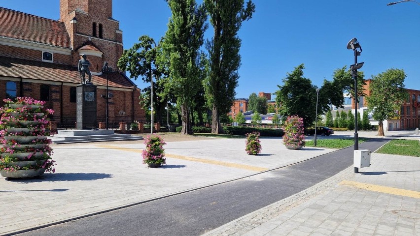 Ukwiecone Pabianice. Główna ulica  w centrum miasta wreszcie nabrała barw