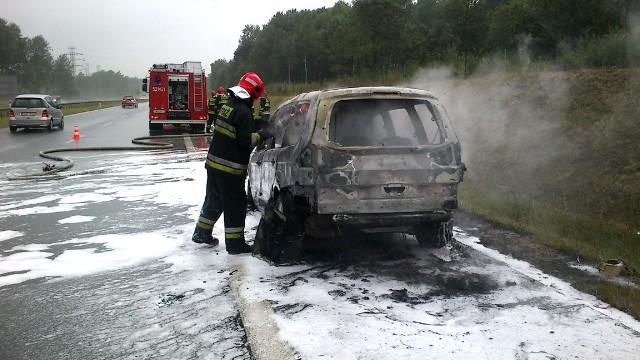 Wypadek na A4 między Jaworznem a Mysłowicami. Spaliło się auto