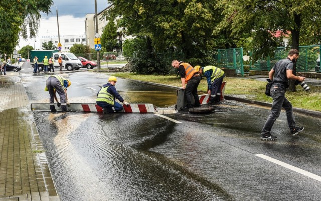 MWiK zarezerwowały w tym roku 125 mln zł na inwestycję. Środki pozwolą na kontynuowanie budowy i przebudowy kanalizacji deszczowej. Powstaną też nowe odcinki sieci wodociągowej w miejscach, gdzie lokowana jest nowa zabudowa. 

Czy uda się skończyć z plastikiem?


