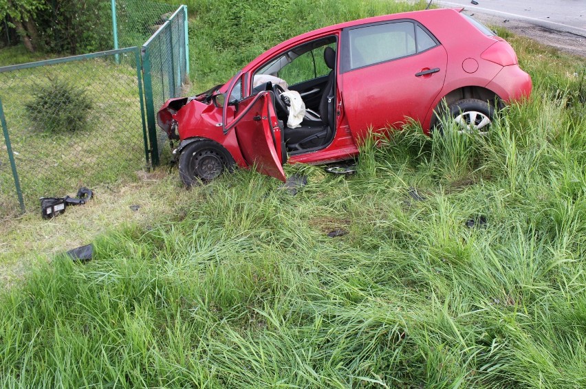 Wypadek w Oświęcimiu. Na obwodnicy ciężarówka zderzyła się z autem osobowym.