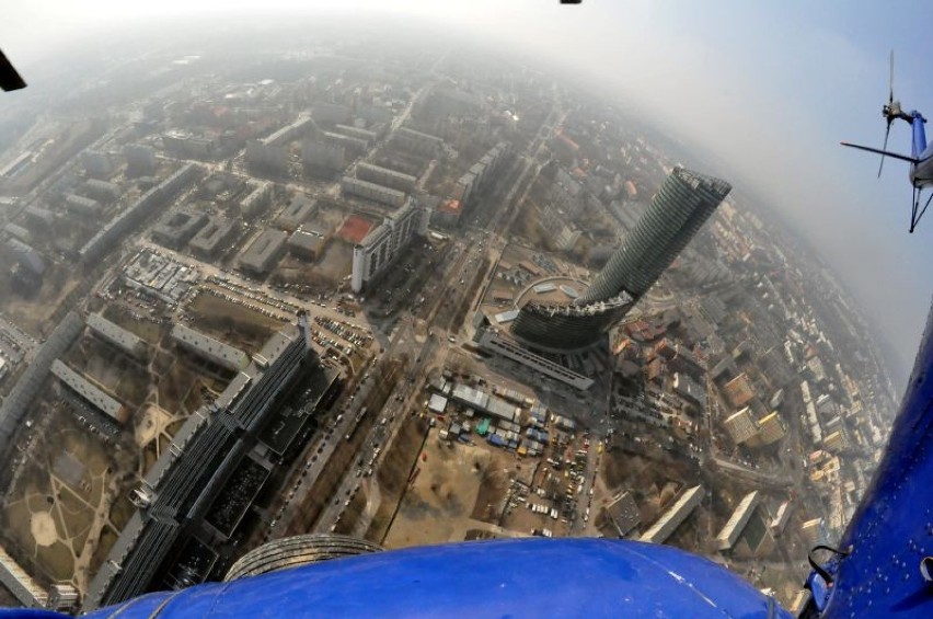 Sky Tower z pokładu helikoptera 23.03.2012