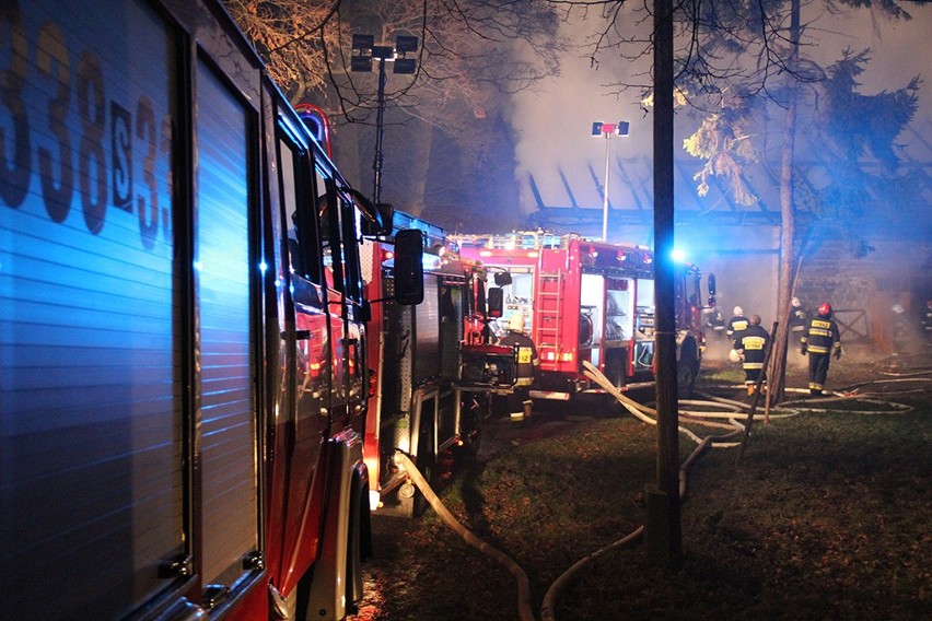 Pożar stodoły w Ligocie, ranny strażak