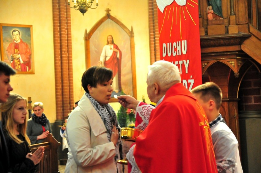 Gmina Sztabin. Kilkadziesiąt osób przystąpiło do sakramentu bierzmowania [ZDJĘCIA]