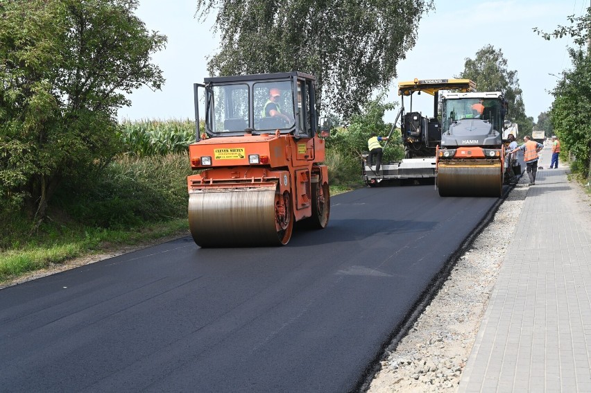 Trwa przebudowa drogi powiatowej nr 4315P w Broniszewicach