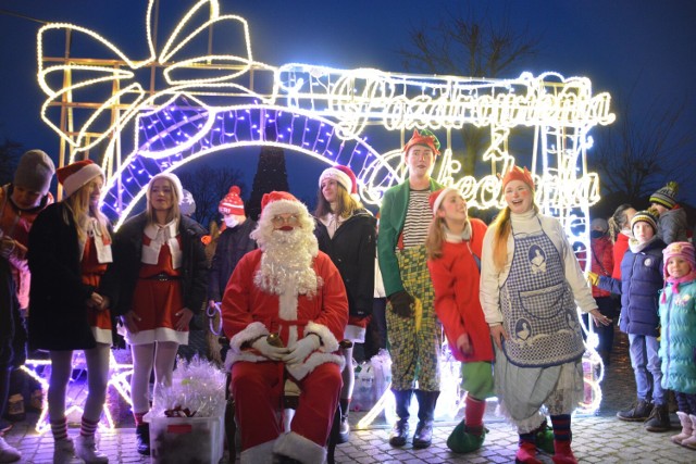 Tak w Więcborku wyglądają świąteczne iluminacje. Jest kilka nowych  [zdjęcia] | Sępólno Krajeńskie Nasze Miasto