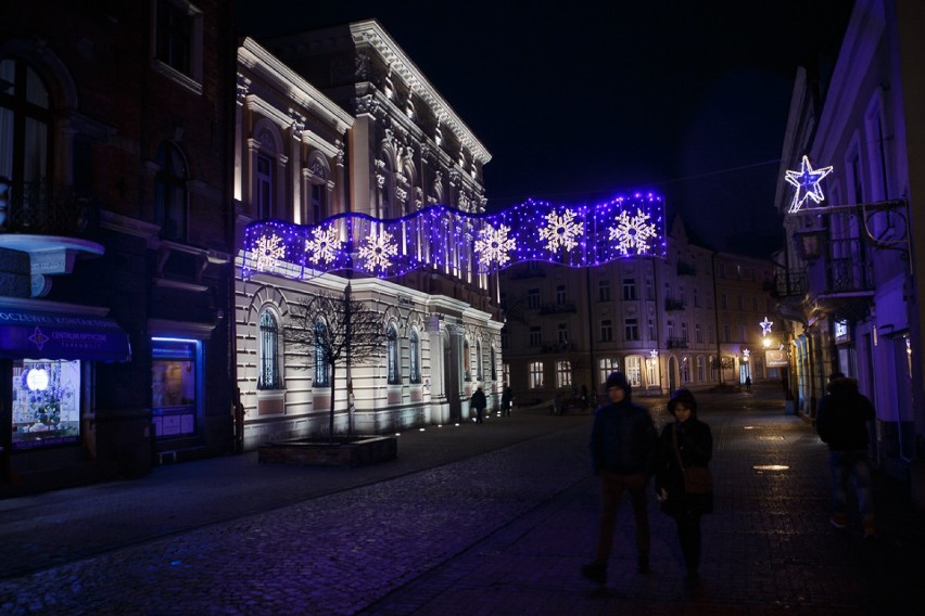 Tarnów. Iluminacje świąteczne rozświetliły miasto [ZDJĘCIA]