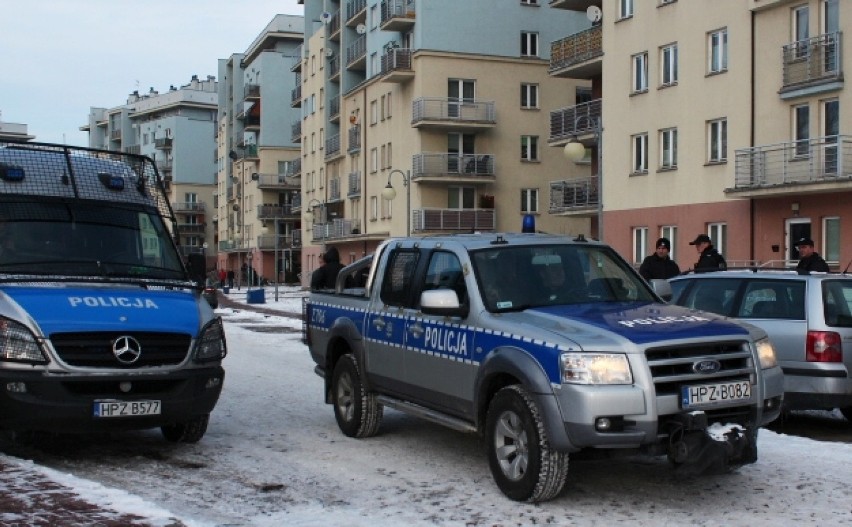 Nożownik zabarykadował się w mieszkaniu na Jagiellońskiej....