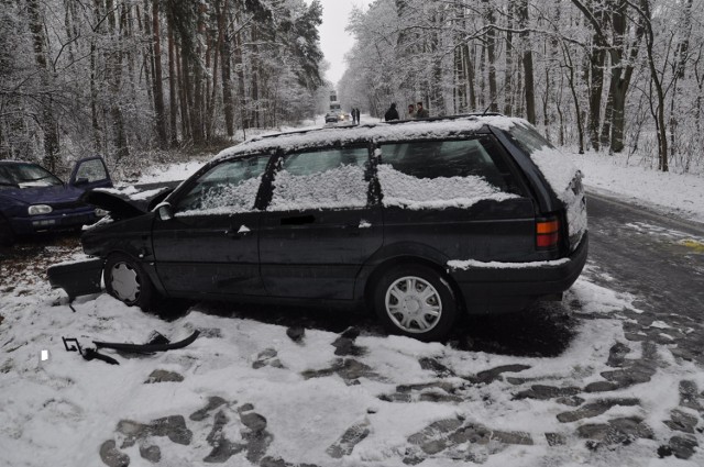 Opolska policja ustala okoliczności wypadku do którego doszło na drodze wojewódzkiej 824 w Woli Rudzkiej