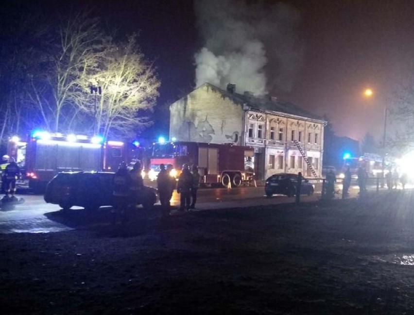 Pożar kamienicy przy ul. Przemysłowej w Gorzowie wybuchł w...