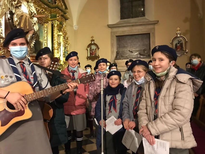 Betlejemskie Światło Pokoju dotarło do mieszkańców powiatu krotoszyńskiego [ZDJĘCIA]