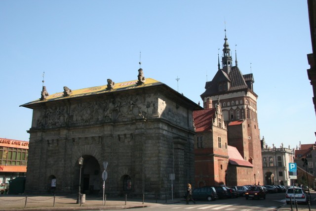 Historyczne wejście do miasta otwiera Brama Wyżynna oraz Katownia i Wieża Więzienna, które tworzą tzw. Przedbramie / Fot. Ewa Kowalska