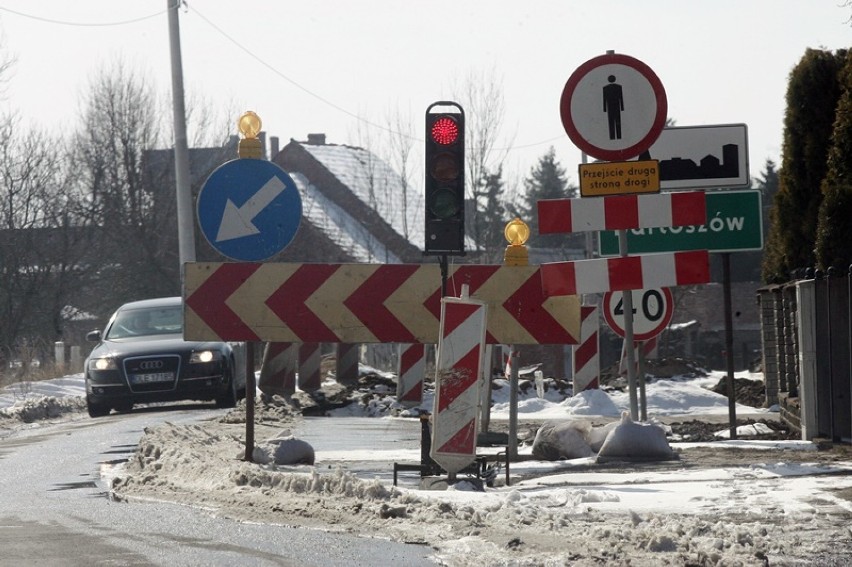 Ruszył oczekiwany remont drogi w Bartoszowie [ZDJĘCIA]