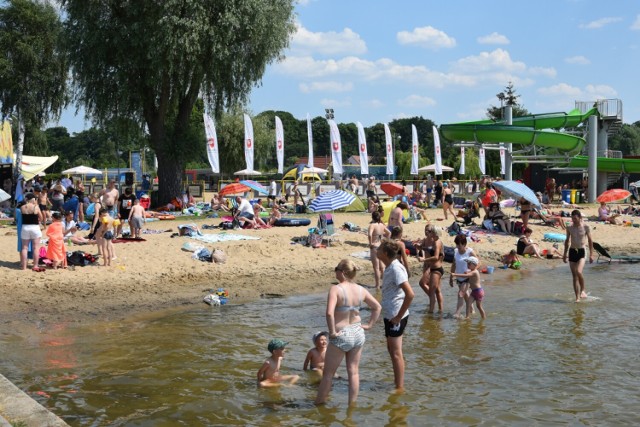 Zbąszyń miasto nad jeziorem. Wakacje 2022. Tu poczujesz się jak nad morzem. Tłumy wypoczywających nad jeziorem Błędno - 26.06.2022