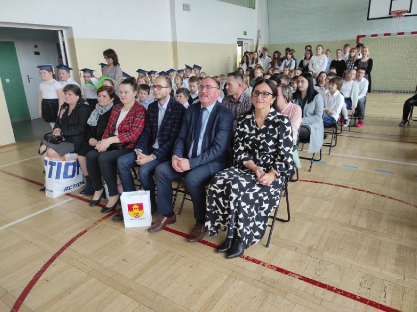 Tak wyglądało ślubowanie pierwszoklasistów 2022 w szkołach gminy Rypin. Zobacz zdjęcia