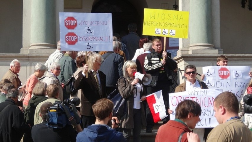 Wiosna niepełnosprawnych: Protest na Starym Rynku w Poznaniu