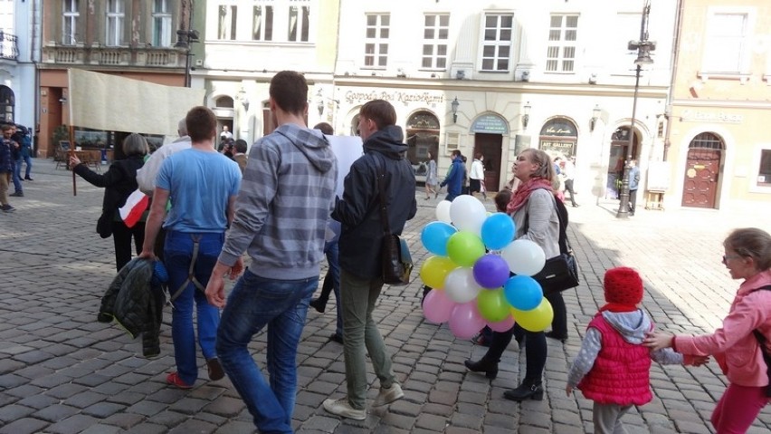 Wiosna niepełnosprawnych: Protest na Starym Rynku w Poznaniu
