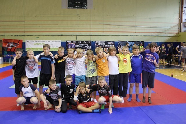 Puchar Polski Północnej Amatorskiego MMA. Klub Mad Dogs Team punktował w kilku kategoriach [WIDEO]