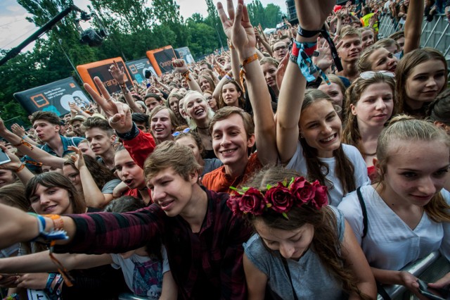 Oto zestawienie koncertów organizowanych w grudniu we Wrocławiu. Zobaczcie, na jaki koncert można wybrać się w grudniu. W opisach pod zdjęciami znajdziecie szczegółowe informacje dotyczące poszczególnych koncertów. Znajdziecie tu koncerty organizowane w grudniu. A poniżej link do galerii koncertowej na listopad 2018 - jeszcze zdążycie kupić bilety na niektóre z nich. 

Zobacz też: Koncerty we Wrocławiu w listopadzie 2018