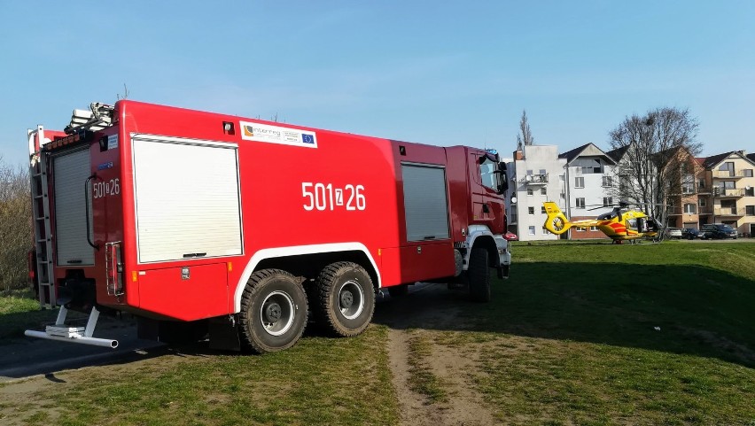 Police. Kobieta poparzona płomieniami z kuchenki. Jej stan jest ciężki  