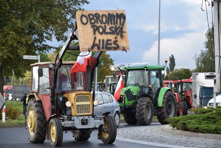 Rolnicy znowu wyjechali  na drogi. Uważajcie na utrudnienia!