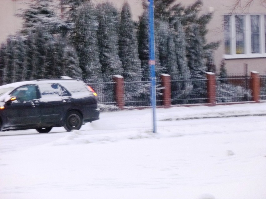 Zima Sławno. Spadł śnieg w stolicy powiatu sławieńskiego