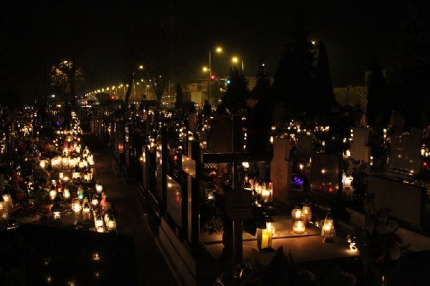 Wolsztyński cmentarz rozbłysnął tysiącami zniczy