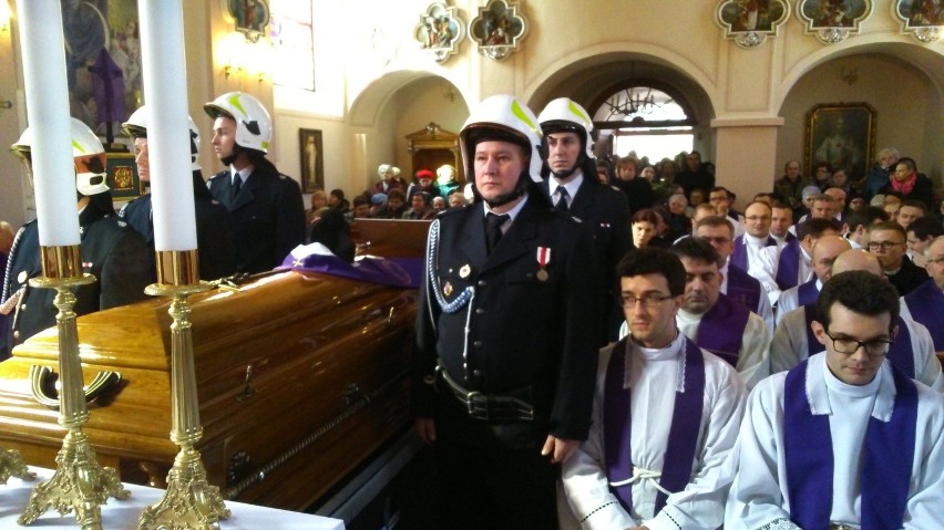 Pogrzeb księdza Marka Bobka w Kretkowie