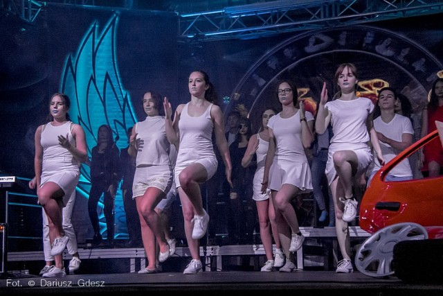 Musical „We Will Rock You" w wykonaniu uczniów II Liceum Ogólnokształcącego w Wałbrzychu, zaprezentowany w Starej Kopalni