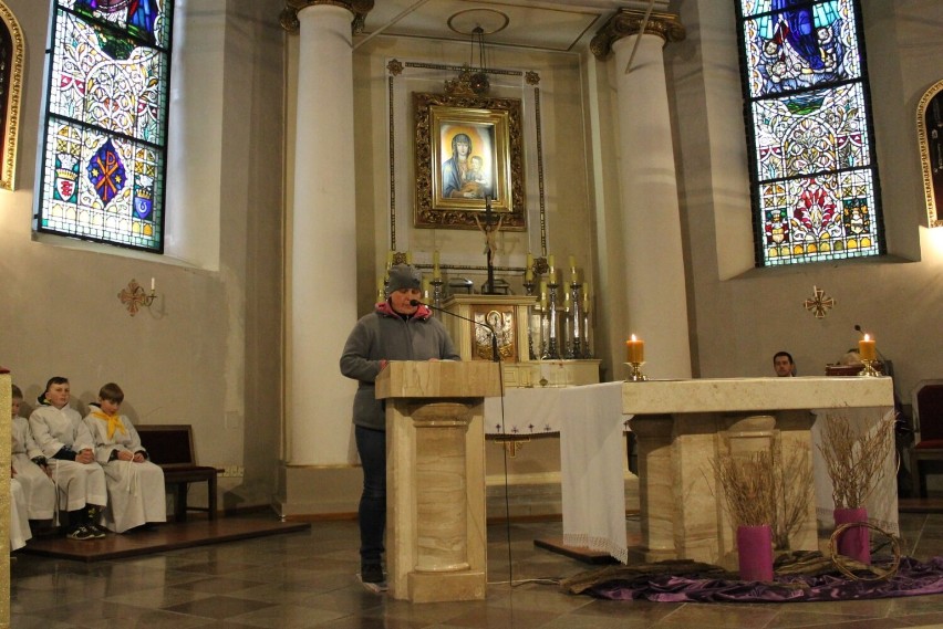 Gm. Szamotuły. Wierni wyruszyli z Otorowa na Parafialną Ekstremalną Drogę Krzyżową