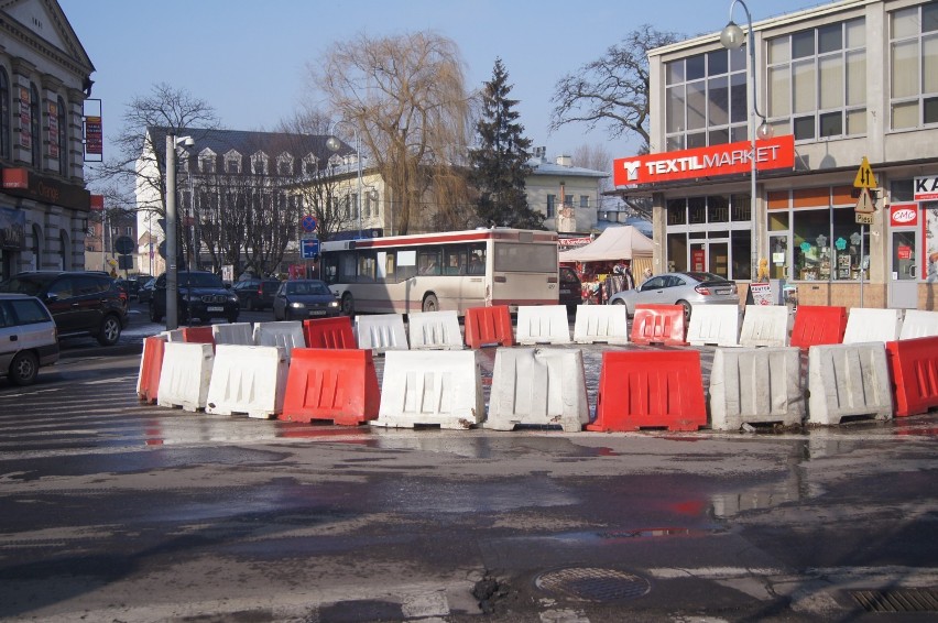 Radomsko: Nadchodzi drogowy armagedon - budowa ronda na Brzeźnickiej. Samochód lepiej zostawić w garażu 