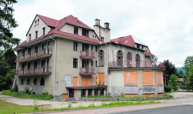 Tak obecnie wygląda hotel Bristol. Budynek od lat niszczeje i jest kulą u nogi Zakopanego