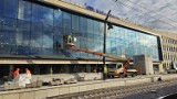 Wyremontowany dworzec kolejowy w Kielcach czeka na otwarcie. Wkrótce rozbłyśnie nowa iluminacja   