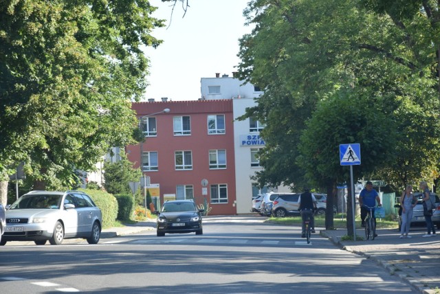 Dr Dariusz Wiśniewski, lekarz w Szpitalu Powiatowym w Więcborku, został zaszczepiony na COVID-19 jako pierwszy w powiecie sępoleński. Teraz mówi, dlaczego to zrobił i jak się czuje