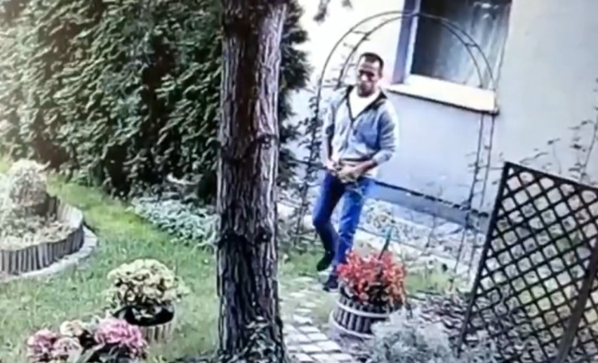 Katowice - Brynów. Jest podejrzany o włamanie do domu - rozpoznajesz go? [WIDEO z monitoringu]