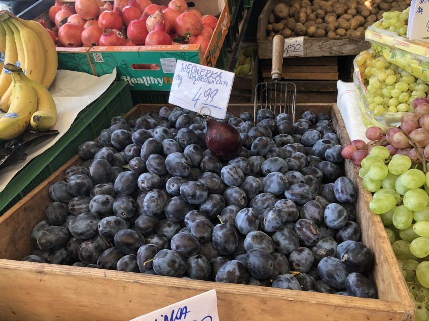 Oto ceny warzyw i owoców oraz grzybów  z BAZAR KOMANDOR,...