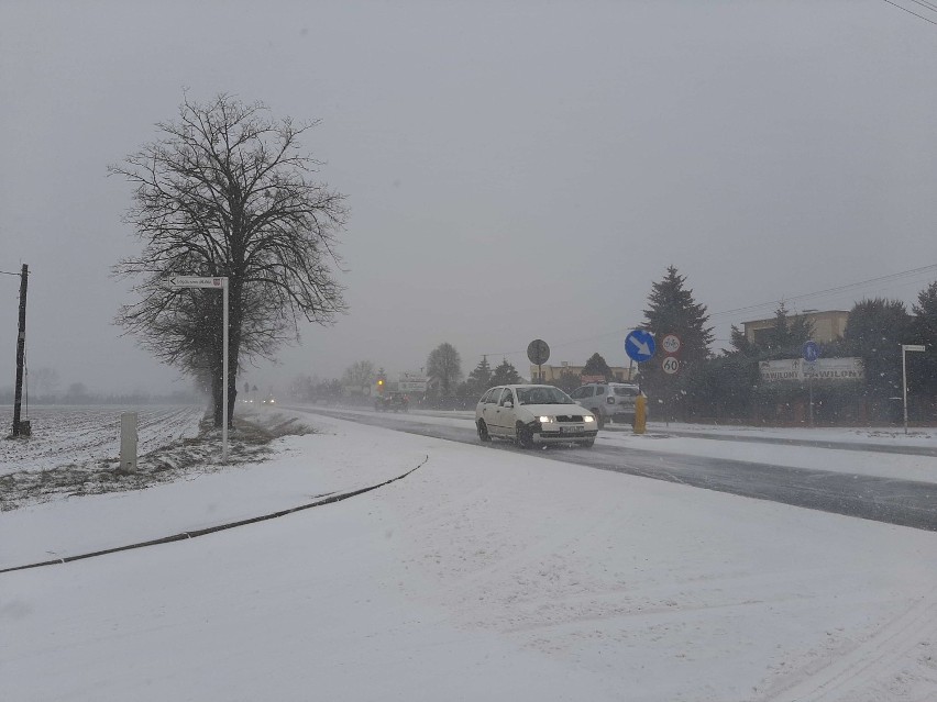 Zima nie odpuszcza. Trudne warunki na drogach