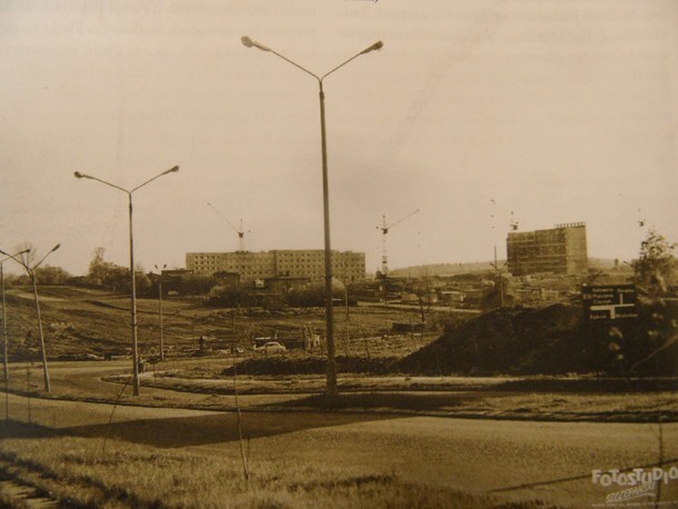 Na początku lat 80. były już gotowe osiedla 700-lecia,...