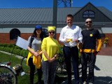 Gniezno: wolontariusze Szymona Hołowni działają ekologicznie i wspierają "Dziekankę"