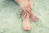 Modne paznokcie na lato, które ozdobią twoje dłonie! Zobacz, jaki manicure wybrać na wakacje i spraw sobie najpiękniejsze summer nails