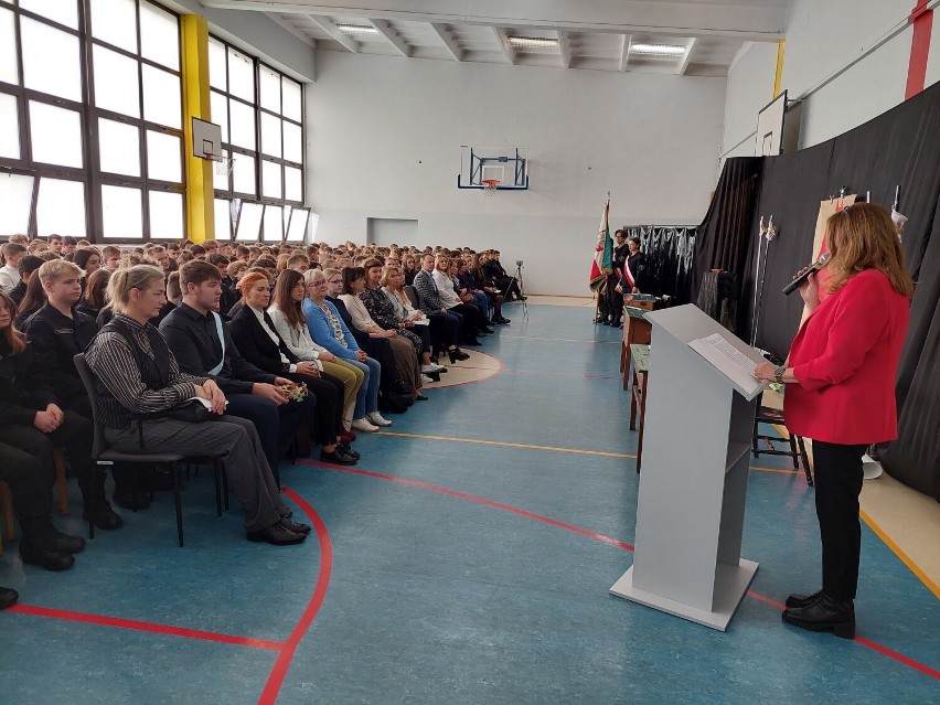 Święto Niepodległości 2022 w Zespole Szkół Ponadpodstawowych nr 1 w Radomsku. ZDJĘCIA