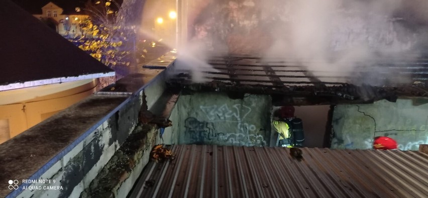 Grodzisk Wielkopolski: Pożar budynku gospodarczego na Placu Powstańców Wielkopolskich 
