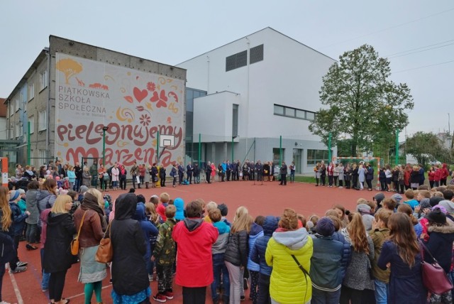 Wnioski do Poznańskiego Budżetu Obywatelskiego 2020, które zostały złożone przez rodziców uczniów szkół społecznych nie otrzymały rekomendacji od wydziału oświaty urzędu miasta. - Traktuje się nas jak "gorszy sort" - mówią rodzice i zapowiadają protest.