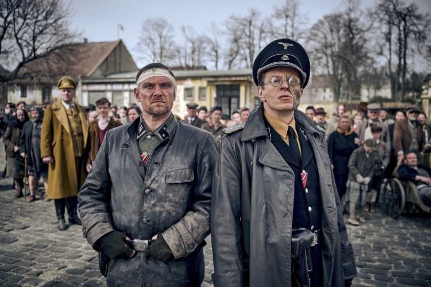 „Krew i złoto". Niemiecki dramat wojenny podbija Netflix. Co to za produkcja? Kto znalazł się w obsadzie filmu? 